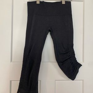 Lululemon Elastic Cropped Leggings